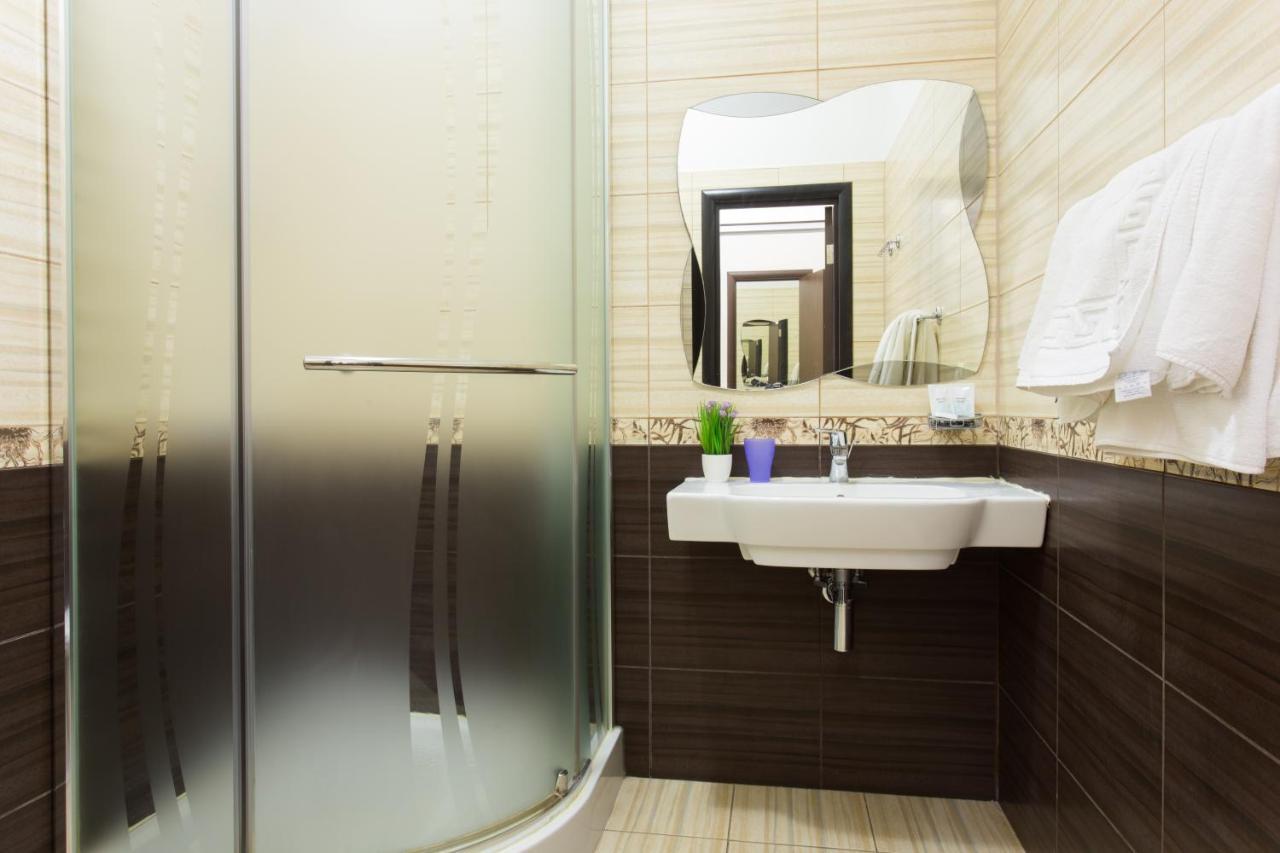 Hotel Voyage Kharkov Ngoại thất bức ảnh